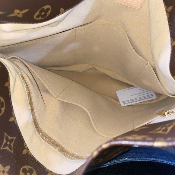 Louis Vuitton Artsy GM - Picture 15 of 16